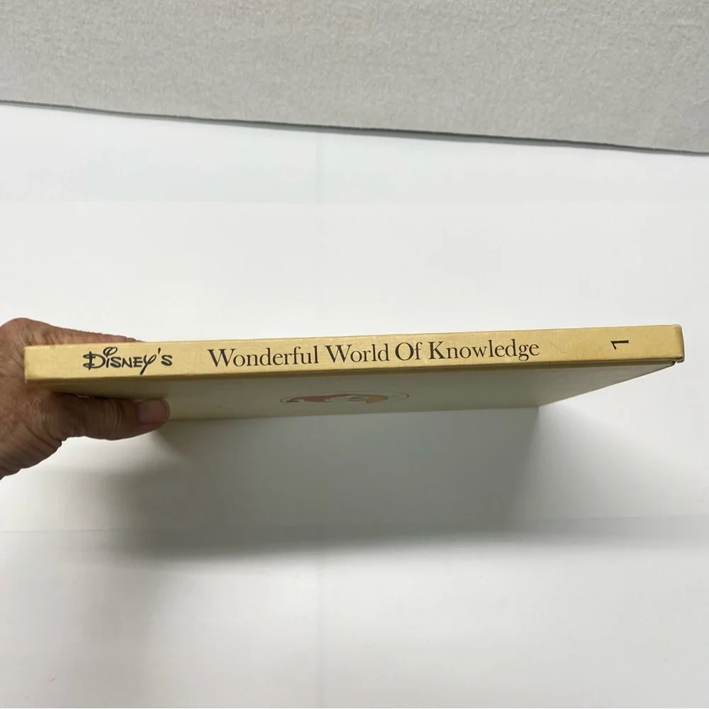 Disney's Wonderful World of Knowledge Book Danbury Press 1971 Hardback Vol 1